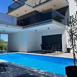 Bella Vista *